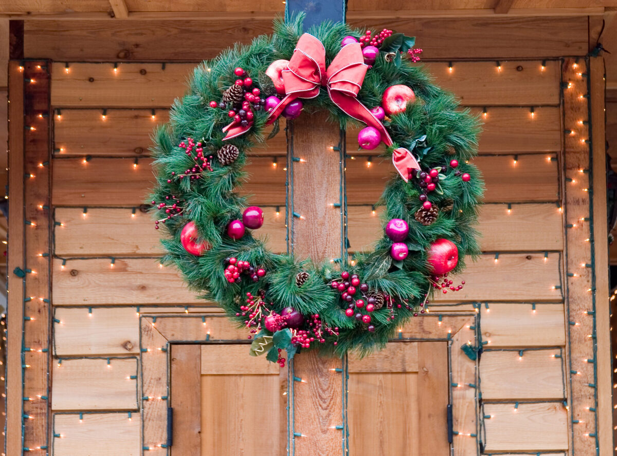 Door outlets Hanging Christmas Wreath