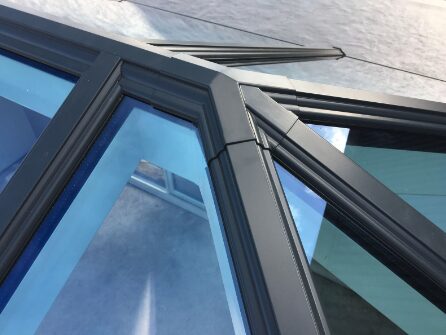 GFD Homes how to fit a korniche roof lantern: top of roof lantern zoomed in. 