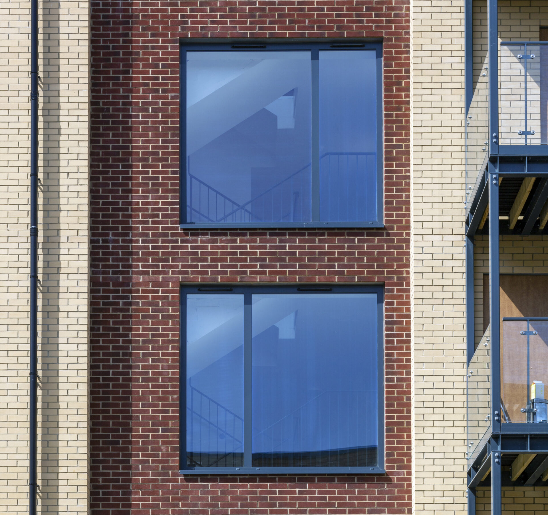 GFD Homes aluminium windows: tilt and turn window in focus