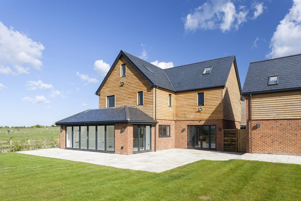 GFD Homes triple glazed windows benefits : 