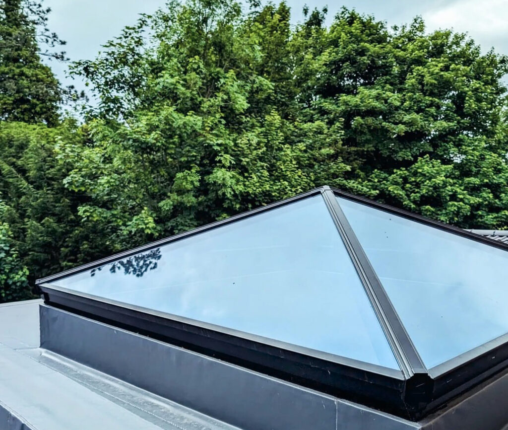 korniche roofs: roof lantern side view